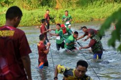 Ratusan Pelari Ramaikan 10 K Banteng Raiders Trail Run 2019