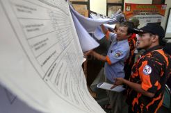 PPK Kota Surabaya Rekap Perolehan Suara Pemilu 2019