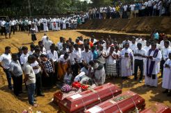 Korban Ledakan Bom di Sri Lanka Dimakamkan Secara Massal