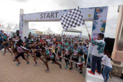 Serunya Beach Run Tropical Sunset di Pantai Lagoon Ancol