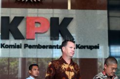 KPK Periksa CEO Blackgold Natural Resources Rickard Philip Cecil