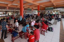 Arus Mudik di Terminal Kampung Rambutan Masih Normal