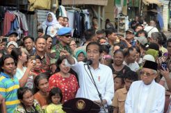 Capres Jokowi Sampaikan Pidato Kemenangan di Kampung Deret