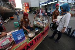 Ngabuburit Seru Pakai DANA di Jakarta Fair 2019