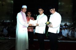 Yayasan Muslim Sinar Mas Wakafkan 1.000 Alquran ke Masjid Istiqlal