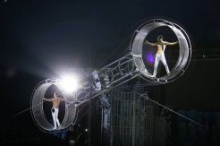 Kemeriahan Cirque de Soul on Ice di Mal Kelapa Gading