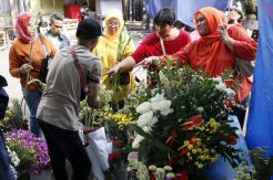Jelang Lebaran, Penjualan Bunga Sedap malam Meningkat