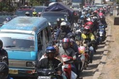 Kendaraan Roda Dua Dominasi Arus Balik di Jalur Non Tol Karawang
