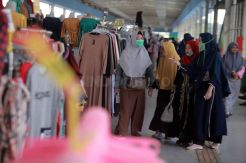 Usai Libur Lebaran, Pedagang Tanah Abang Skybridge Kembali Berjualan