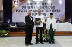 Jokowi-Maruf Hadiri Penetapan Presiden dan Wapres oleh KPU