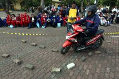 Karyawan Nutricia Sarihusada Ikuti Safety Riding dan Safety Driving