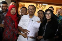 Datangi Kejagung, Baiq Nuril Ajukan Permohonan Penangguhan Penahanan