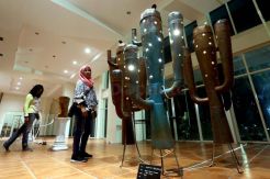 Tiga Perupa Surabaya Suguhkan Bir Temulawak