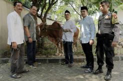 MNC Peduli Serahkan Hewan Kurban di Kelurahan Rawa Barat