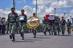 Jenazah Korban KKSB Papua Tiba di Lombok