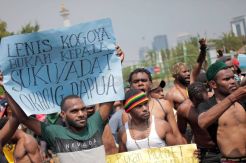 Mahasiswa Papua Gelar Demo di Depan Istana
