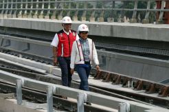 Menteri BUMN Tinjau Stasiun LRT Cibubur