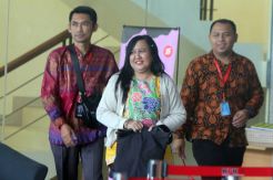 KPK Periksa Neneng Rahmi Nurlaili untuk Tersangka Iwa Karniwa