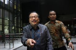 KPK Periksa Eks Gubernur Jatim Soekarwo