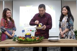 HT Resmikan MNC Travel Surabaya