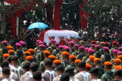 BJ Habibie Dimakamkan dengan Upacara Militer di TMP Kalibata