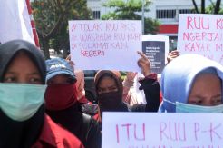 KAMMI Demo Tolak Pengesahan RKUHP dan RUU-PKS