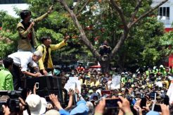 Setelah Robohkan Pagar, Mahasiswa Akhirnya Ditemui Ganjar Pranowo