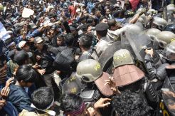 Mahasiswa di NTB Demo Tolak UU KPK dan RUU KUHP