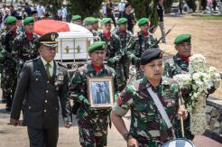 Abu Jenazah Wartawan Aristides Katoppo Dimakamkan di TMP Kalibata