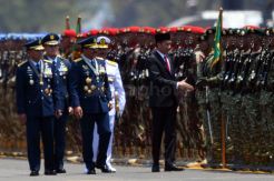 Presiden Jokowi Jadi Inspektur Upacara HUT Ke-74 TNI