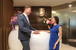 PHILIPS Perkenalkan Pimpinan dan Kantor Baru