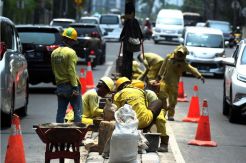 Sering Dilintasi Pemotor, Pembatas Jalan Ditinggikan