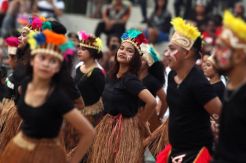 Tari Yospan Meriahkan Tradisi Bakar Batu di Lapangan Banteng