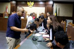 Tiga Tersangka Kasus Suap Impor Bawang Putih Jalani Sidang Perdana