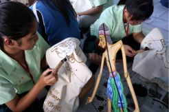 Pelajar Taiwan Belajar Membatik Motif Wayang Panji