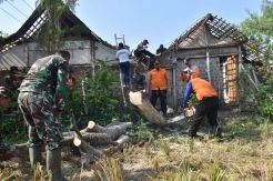 Puting Beliung Porak-porandakan Rumah Warga di Madiun