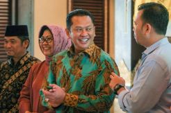 Diskusi Politik: Golkar Mencari Nakhoda Baru