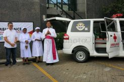 Ambulans Untuk Rumah Sakit St. Antonius Jopu