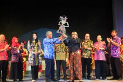Semarak Wayang For Student Bakti BCA di Semarang