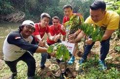 Bank OCBC NISP Gelar Aksi Pelestarian Lingkungan #ONCleanDay