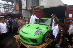 Bea Cukai Gelar Kasus Penyelundupan Kendaraan Mewah di Tanjung Priok