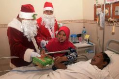 RS Elisabeth Semarang Berbagi Kado Natal Untuk Semua Pasien
