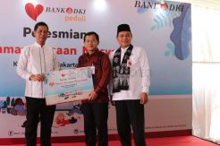 Bank DKI Serahkan Bantuan Buku dan Komputer ke Taman Bacaan Masyakarat
