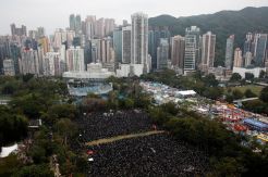 Ribuan Demonstran Gelar Unjuk Rasa Saat Tahun Baru di Hong Kong