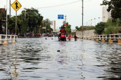 Jalan Latumenten Jakbar Masih Terendam Banjir