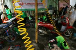 Motor Korban Banjir di Ciledug Indah 2 Dapat Layanan Servis Gratis