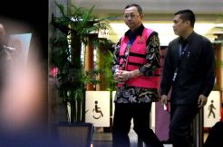Mantan Bos Jiwasraya Hendrisman Rahim Jalani Pemeriksaan di KPK