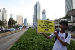 Aksi Peringati Hari Pejalan Kaki Nasional