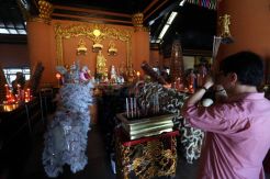 Barongsai dan Liong Laksanakan Sembahyang Imlek 2571