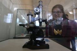 Melihat Koleksi Museum Dr Soetomo di Surabaya
